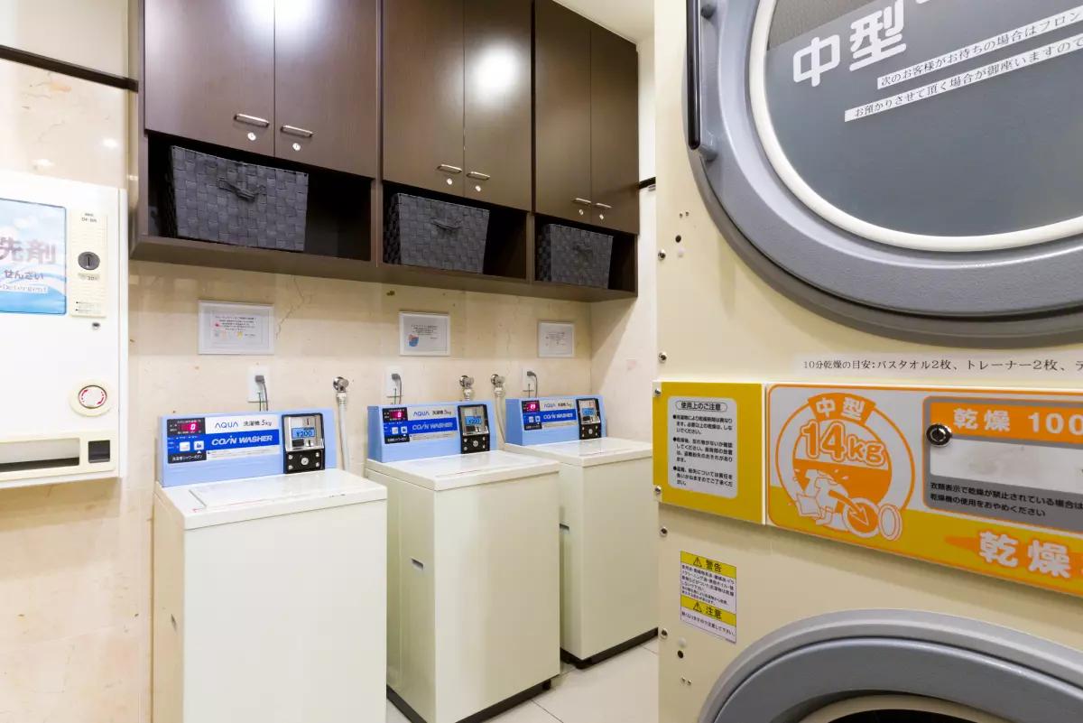 Washing machine and clothes dryer