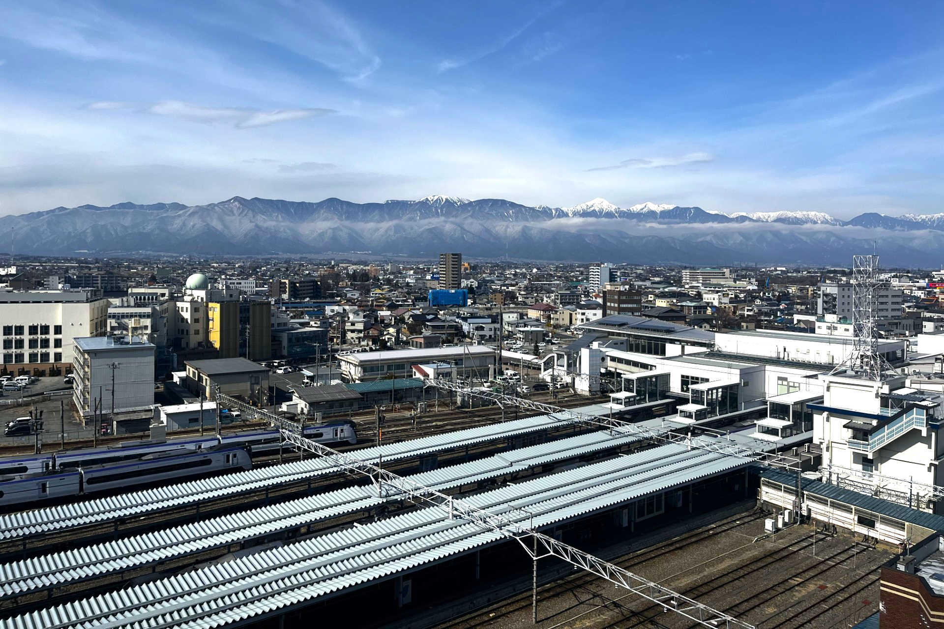 北アルプスを背景にしたトレインビュー！