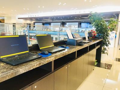 Business Lounge (Laptop・Color Printers)