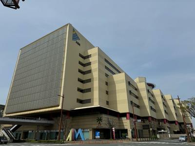AIM Building: 2 minutes on foot