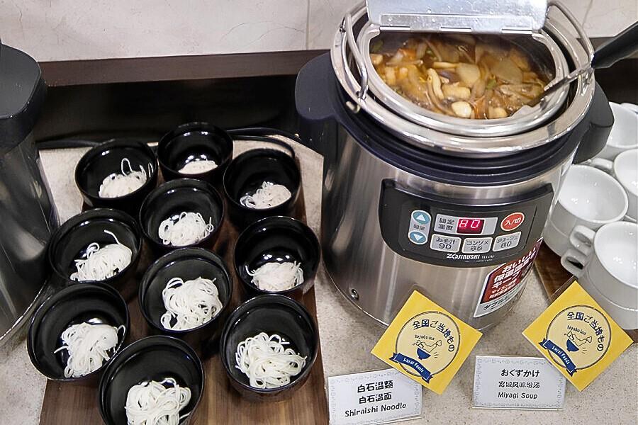 県産米のひとめぼれなどご当地食材の朝食！