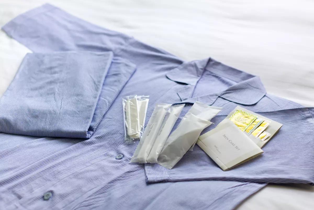 Amenities & Nightgown