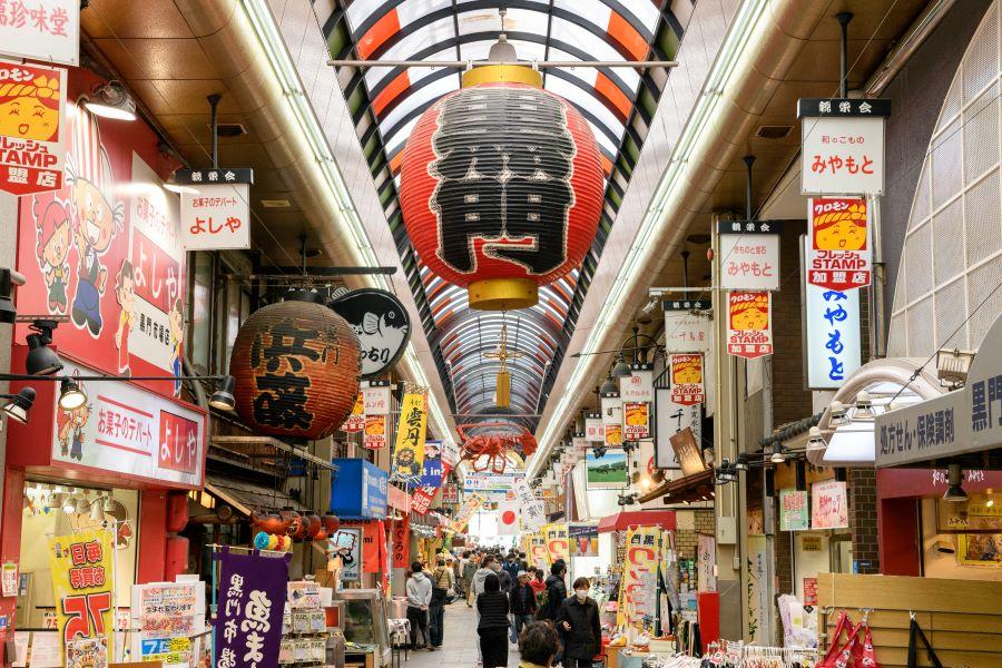 浪速の台所、黒門市場まで徒歩2分！