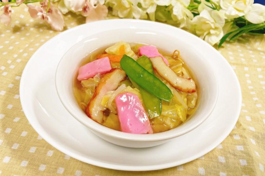 朝食に長崎名物の皿うどんなどをご用意！